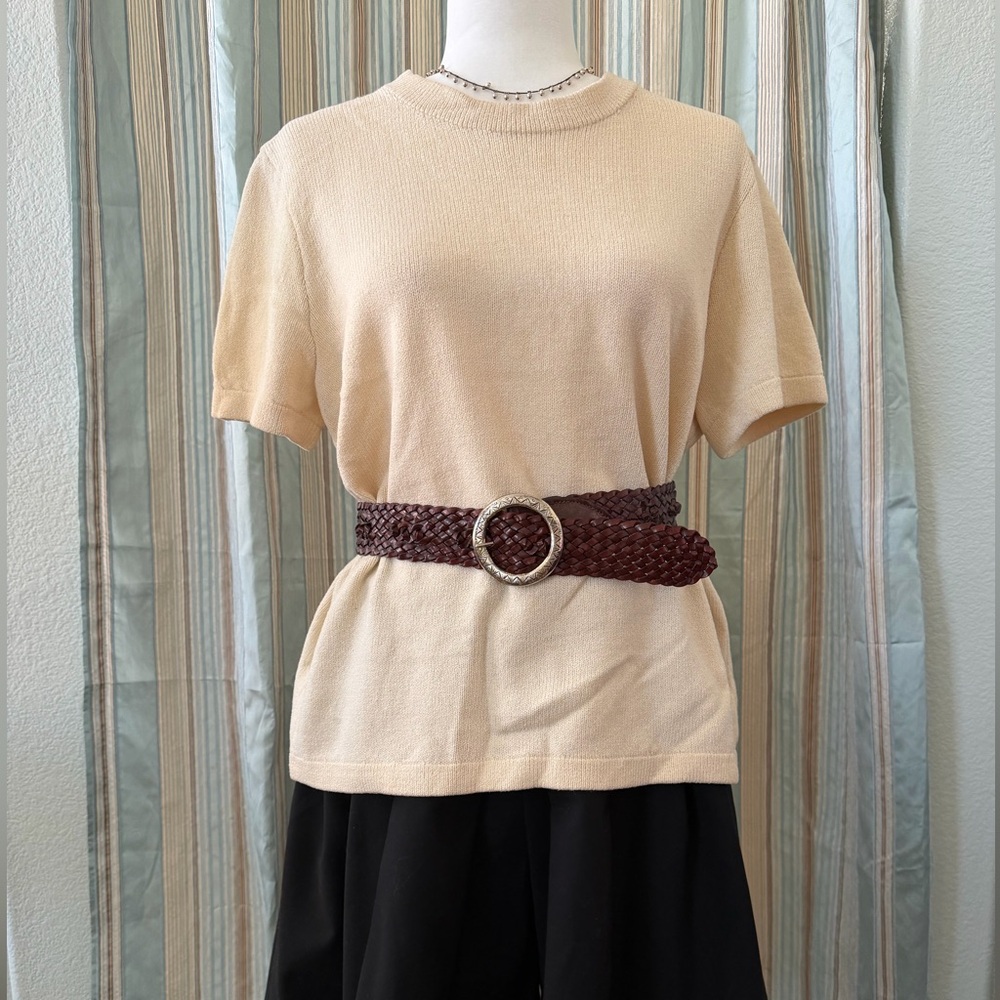 St John Basic Santana Knit Elegant Cream Top 
Back Zipper Old Money